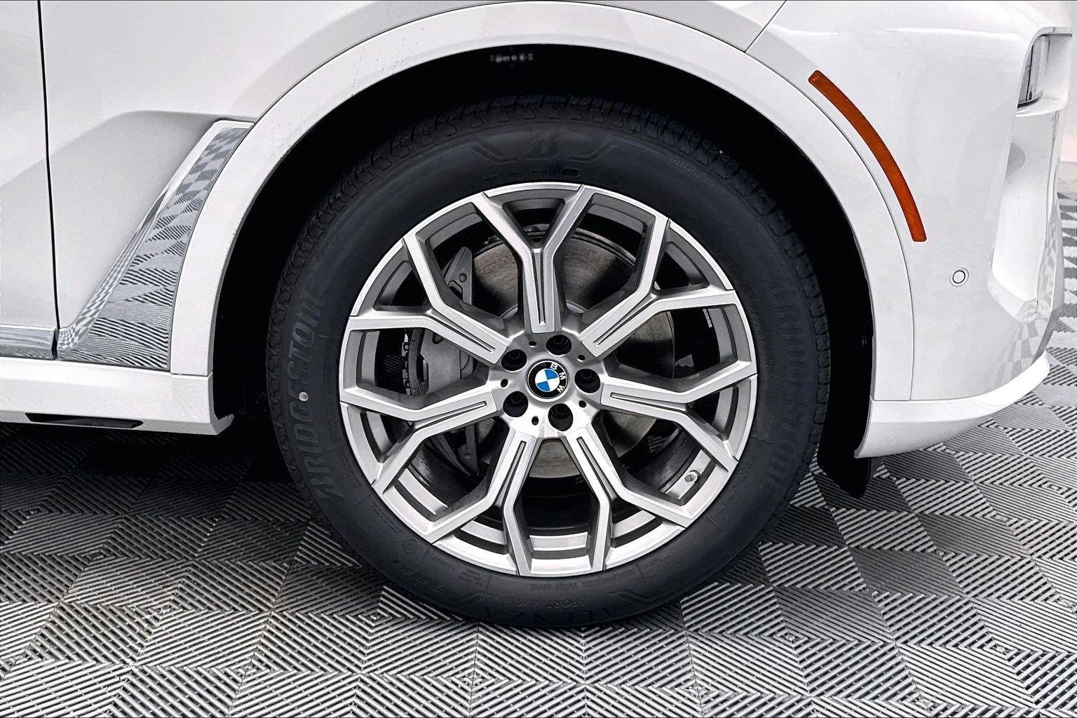 New 2027 Mineral White Metallic BMW xDrive40i image 28