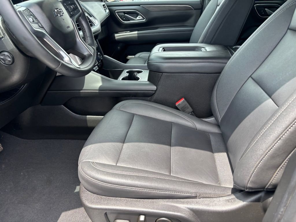 Used 2023 Gray Chevrolet Z71 image 9