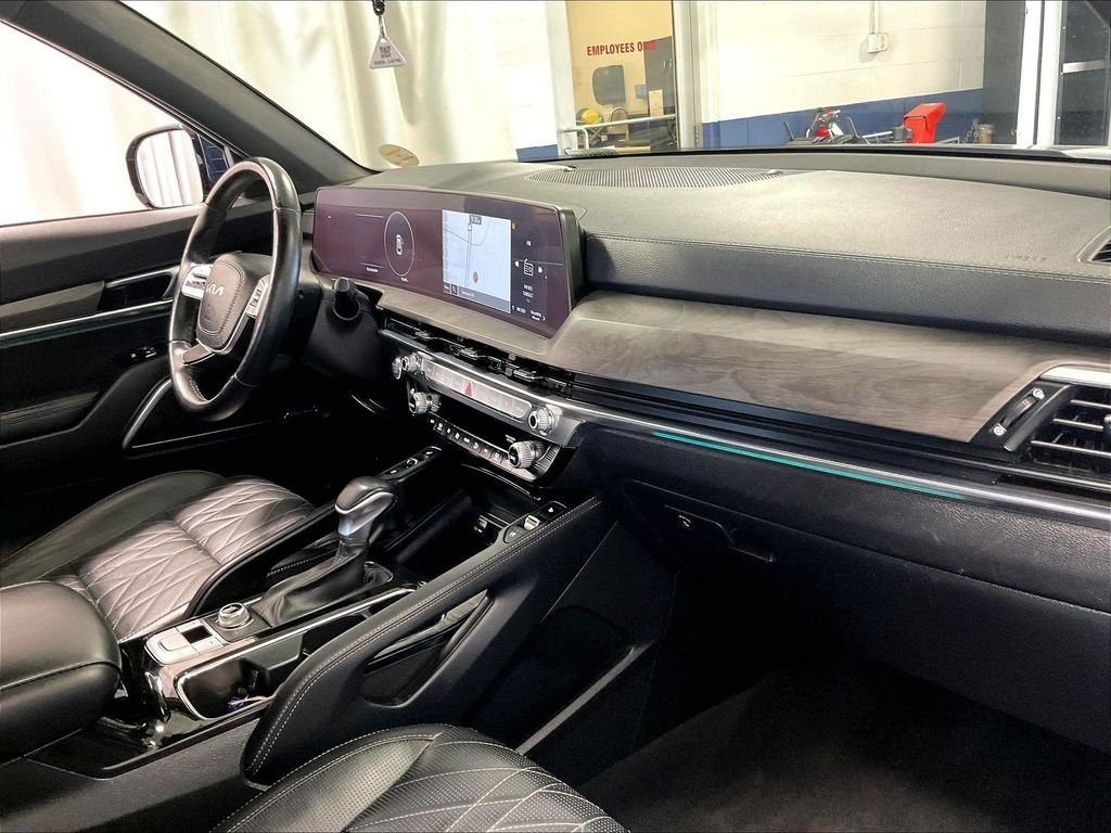 Used 2024 Black Kia SX-Prestige X-Line image 14