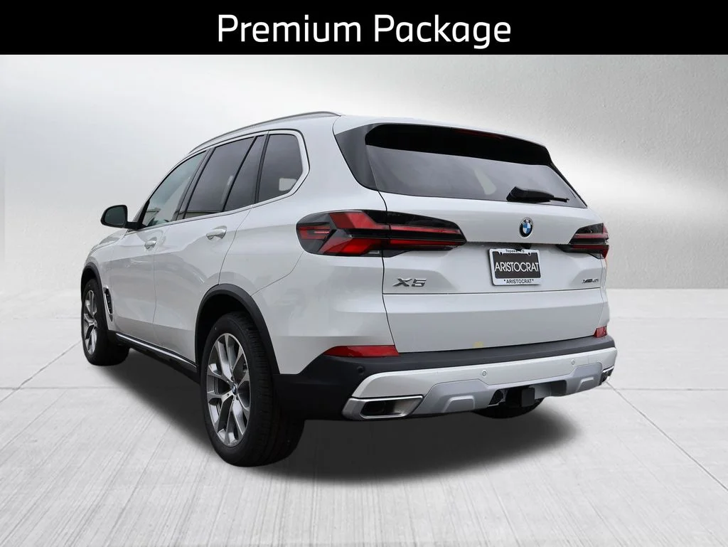 New 2026 Mineral White Metallic BMW xDrive40i image 6