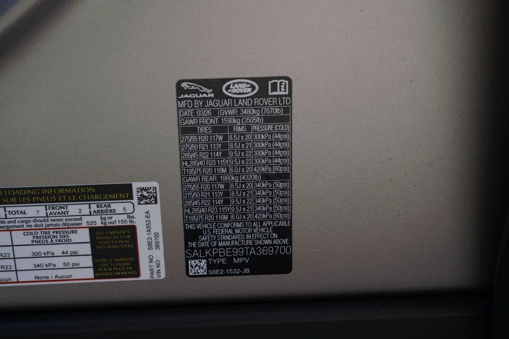 New 2026 Flux Silver Satin Land Rover SE image 34