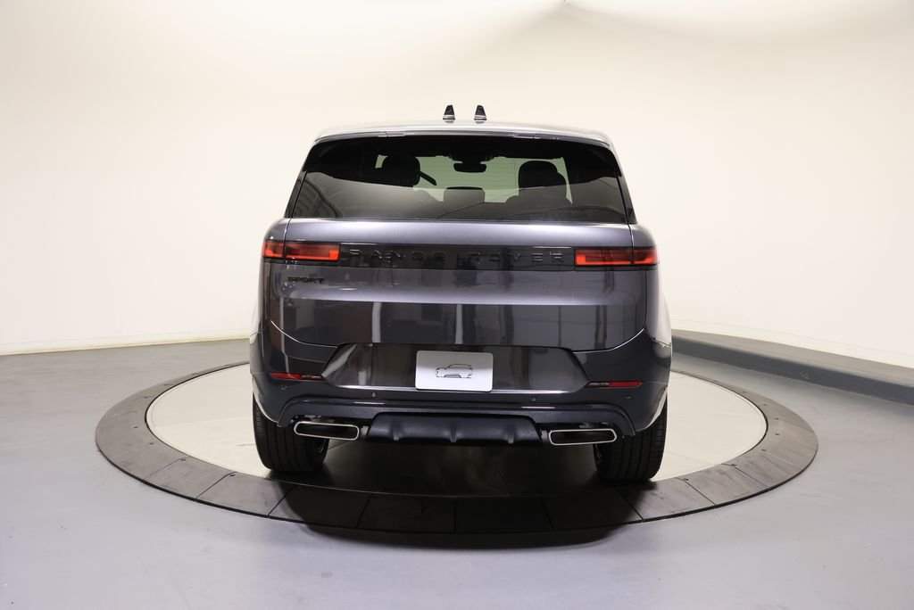 New 2026 Carpathian Grey Land Rover Dynamic SE image 4