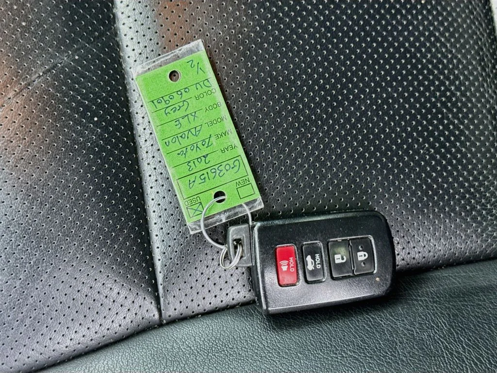 Used 2013 Gray Toyota XLE image 38