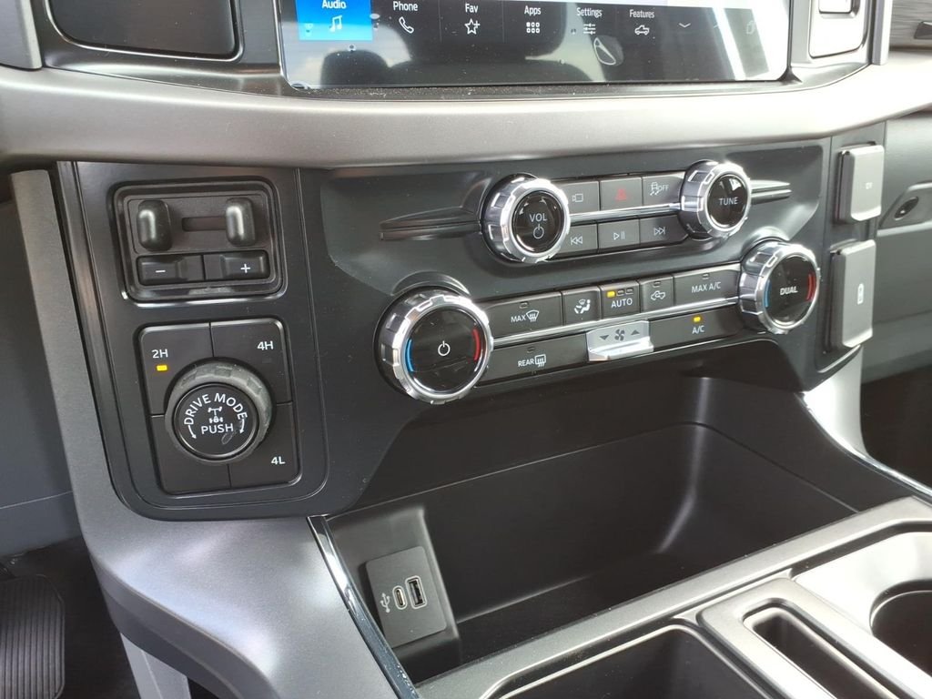 New 2026 Agate Black Metallic Ford XLT image 21