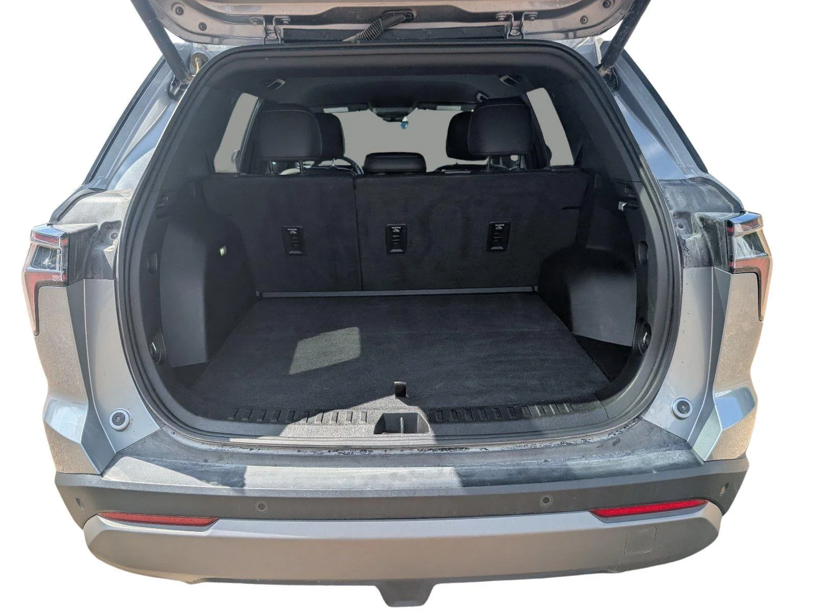 Used 2025 Sterling Gray Metallic Chevrolet LT image 35