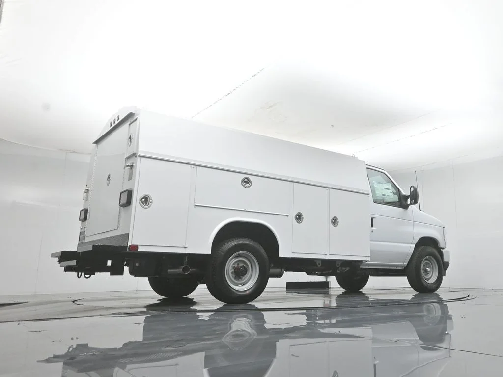 New 2026 White Ford Base image 48