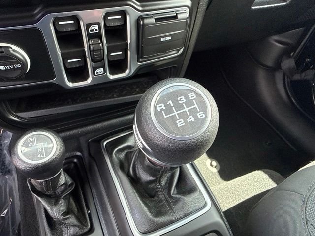 2023 Jeep Wrangler 4-Door Altitude - Photo 29