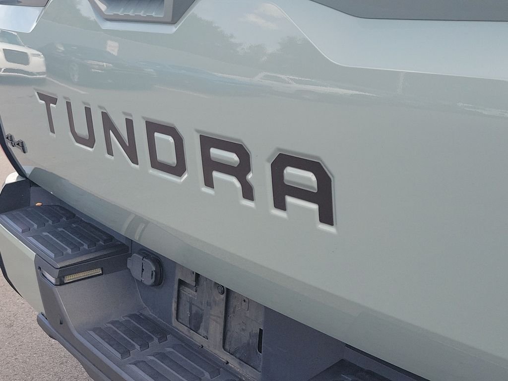 Used 2022  Toyota SR5 image 8