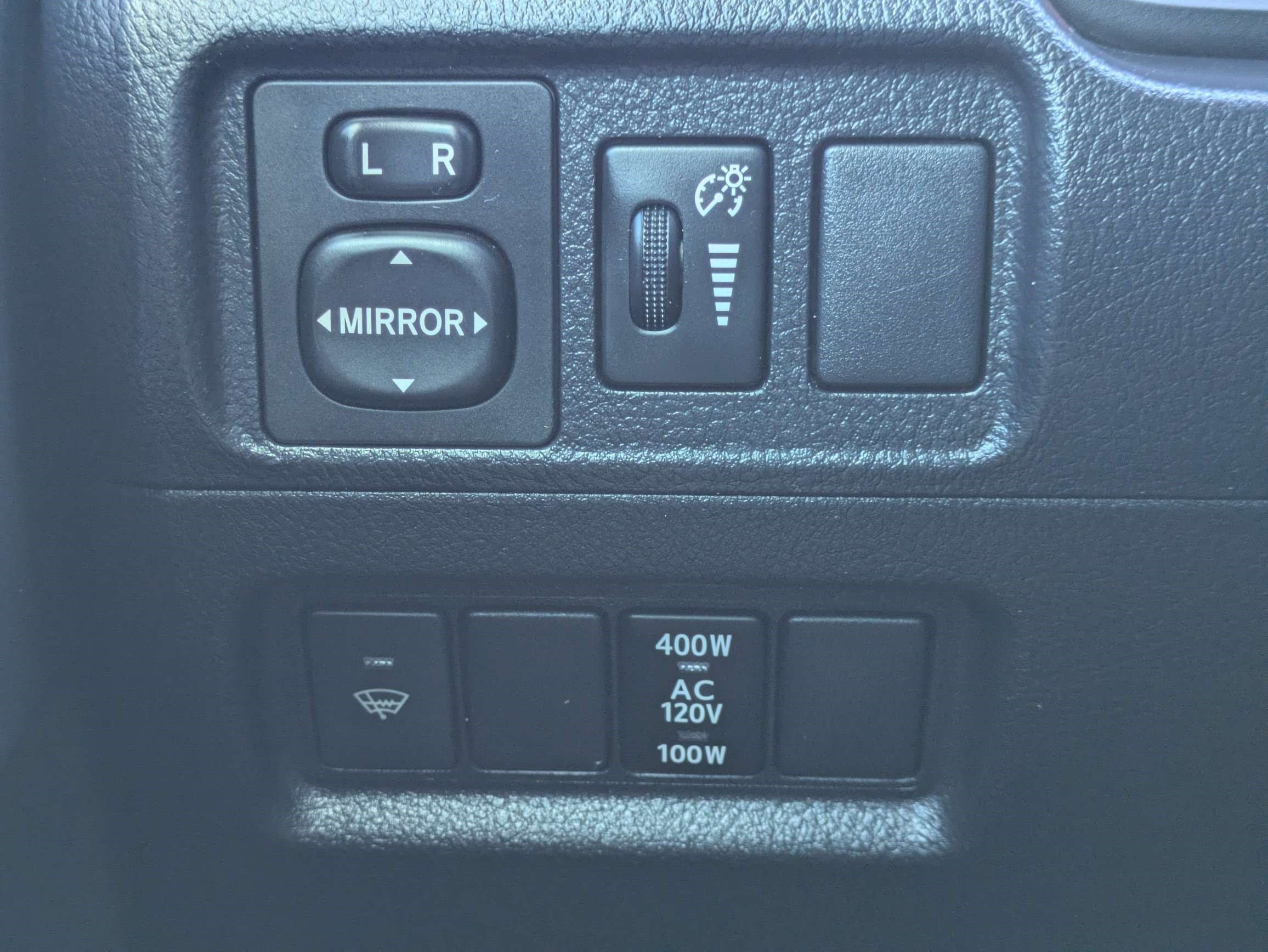 Used 2019 Magnetic Gray Metallic Toyota SR5 image 30