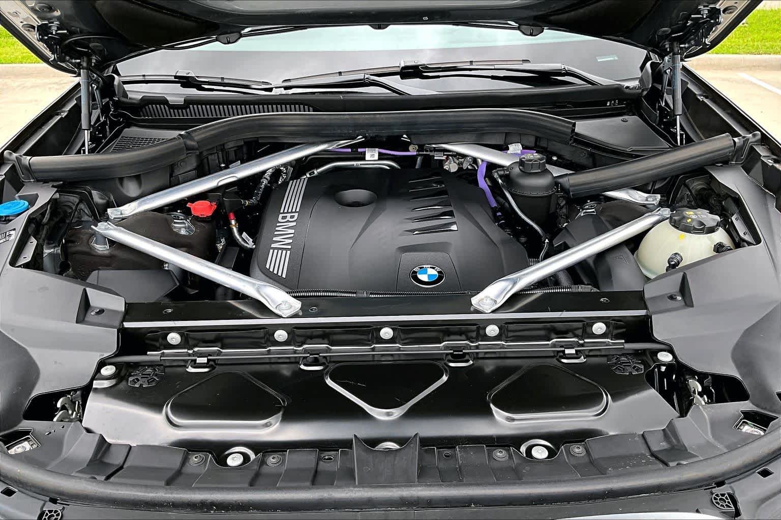 Used 2026 Skyscraper Grey Metallic BMW xDrive40i image 31