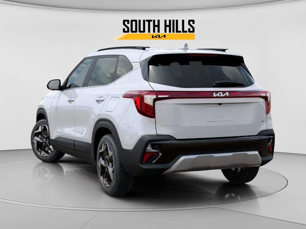 New 2026 White Kia EX image 4