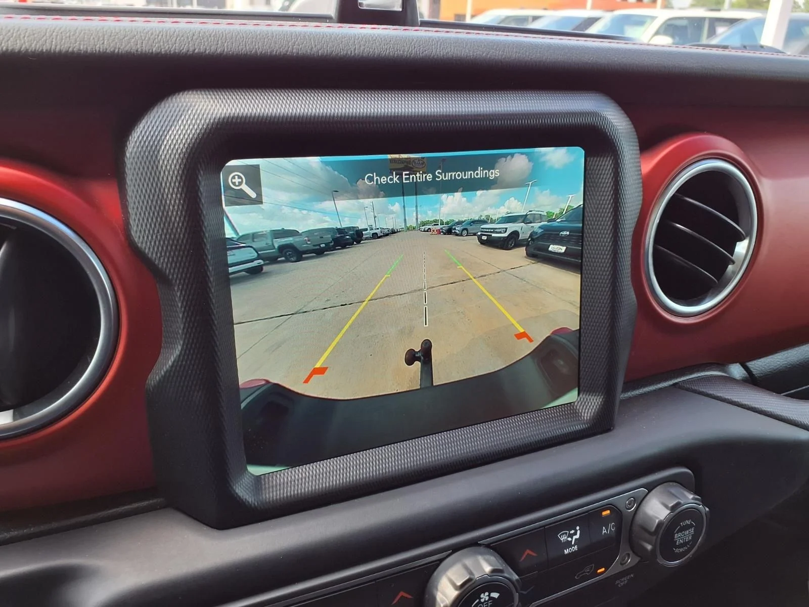 Used 2022 White Jeep Rubicon image 12