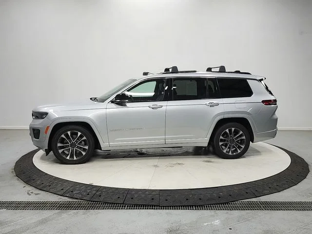 Used 2023 Silver Jeep Overland image 4