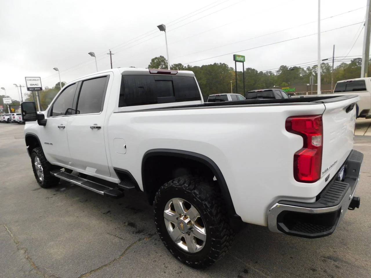 Used 2021 White Chevrolet 4WD CREW CAB 159 in LTZ image 6