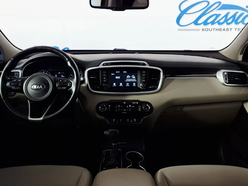 Used 2017 Purple Kia LX image 15