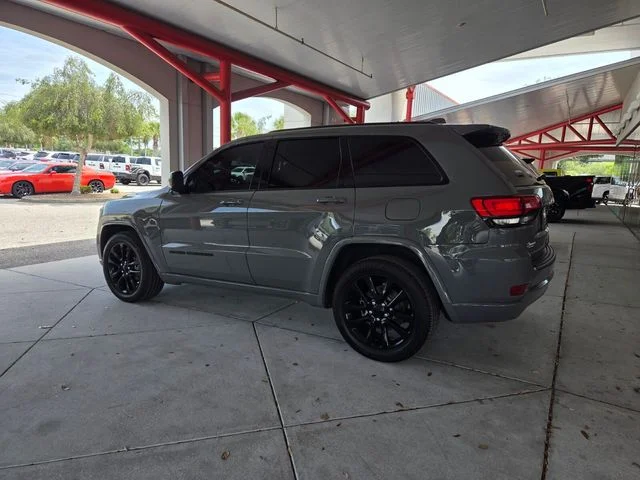Certified Used 2020 Gray Jeep Altitude image 9