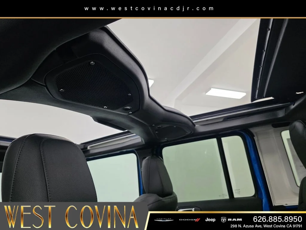 New 2026 Hydro Blue Pearl-Coat Exterior Paint Jeep Sahara image 11