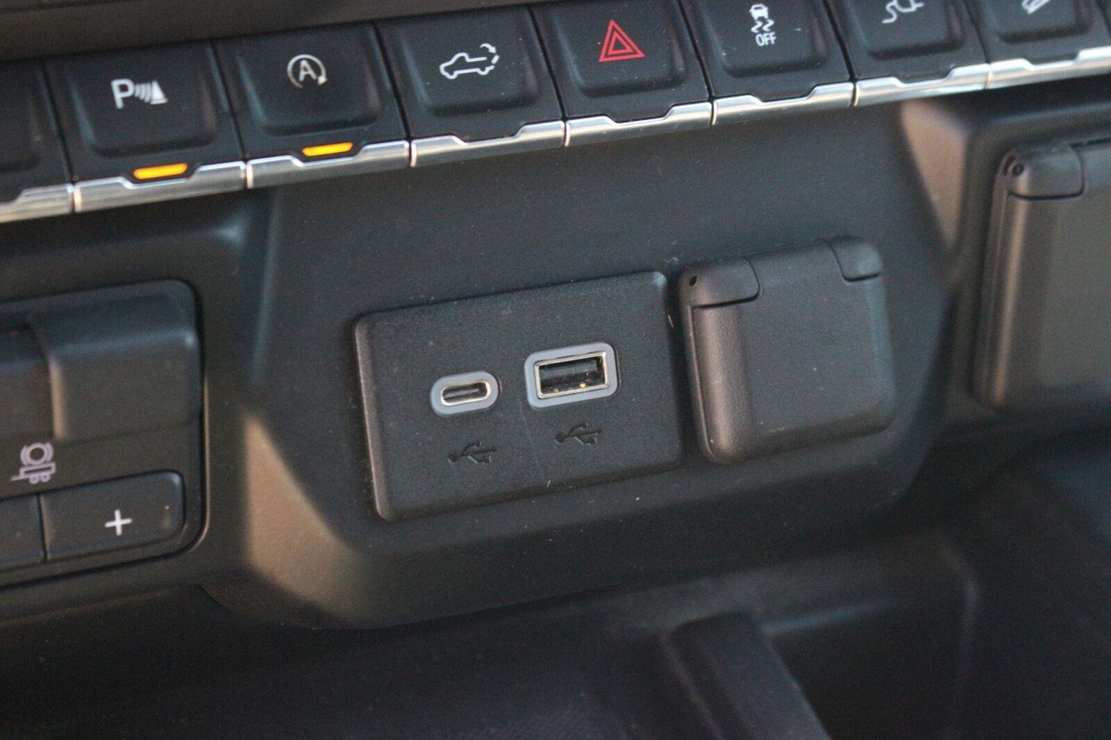 Used 2019 SUMMIT WHITE GMC AT4 image 30