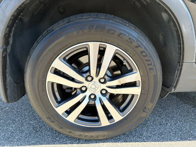 Used 2017 Black Honda EX-L image 17