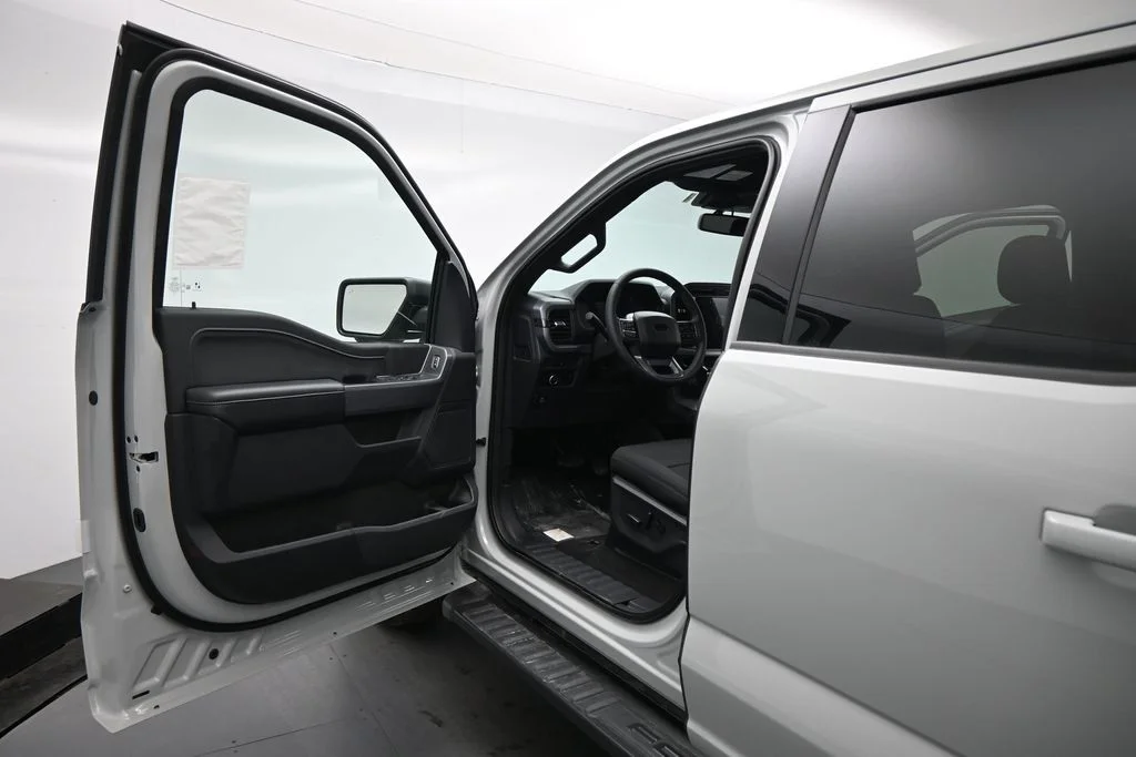 New 2026 Avalanche Ford XLT image 8