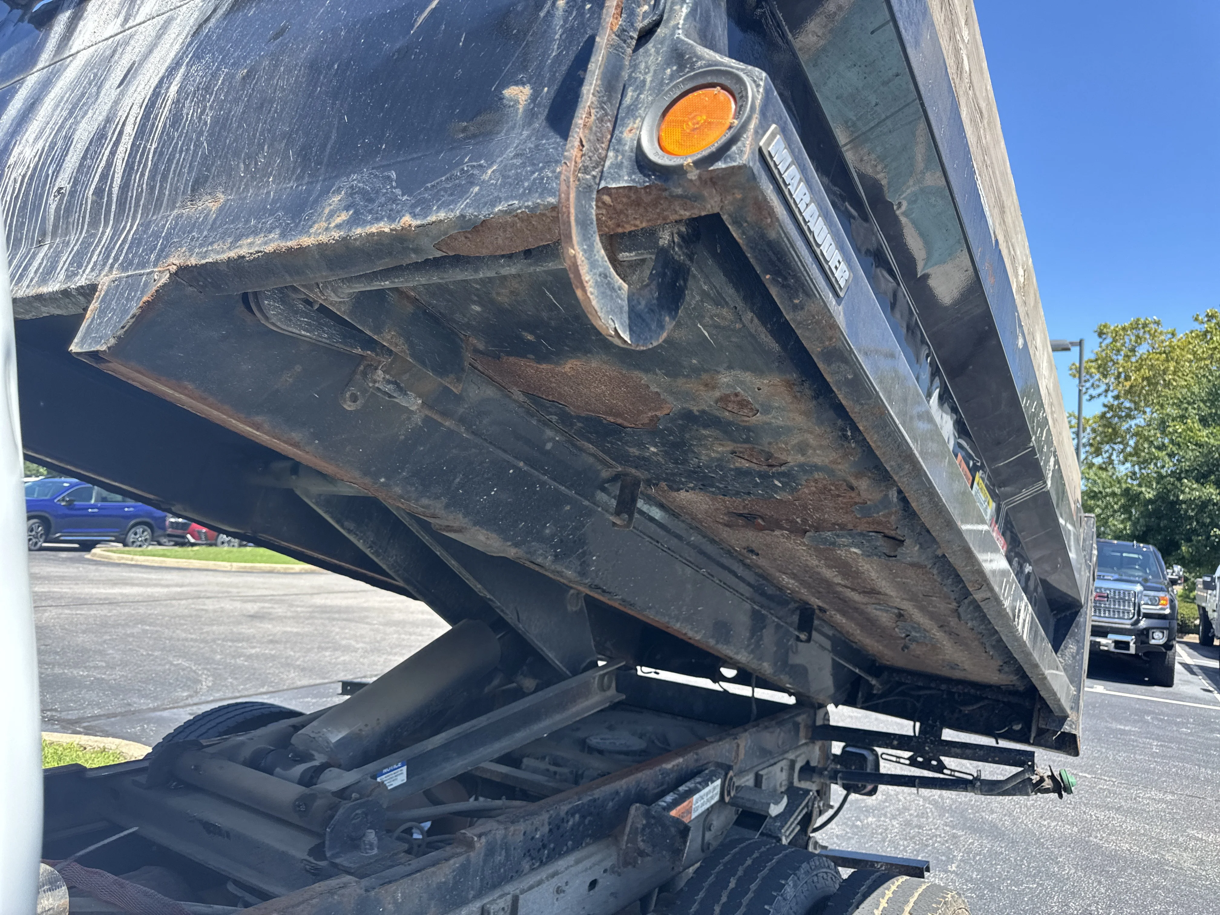 Used 2019 Summit White Chevrolet WT image 20