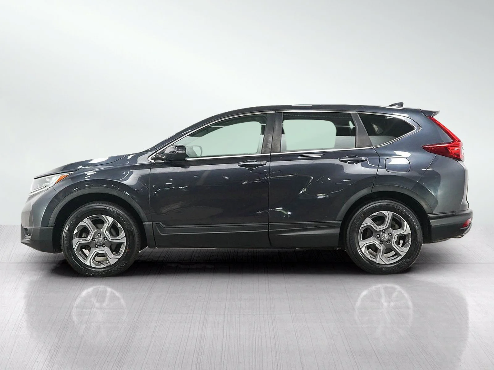 Used 2018 Honda CR-V EX with VIN 7FARW2H51JE081289 for sale in Burnsville, Minnesota