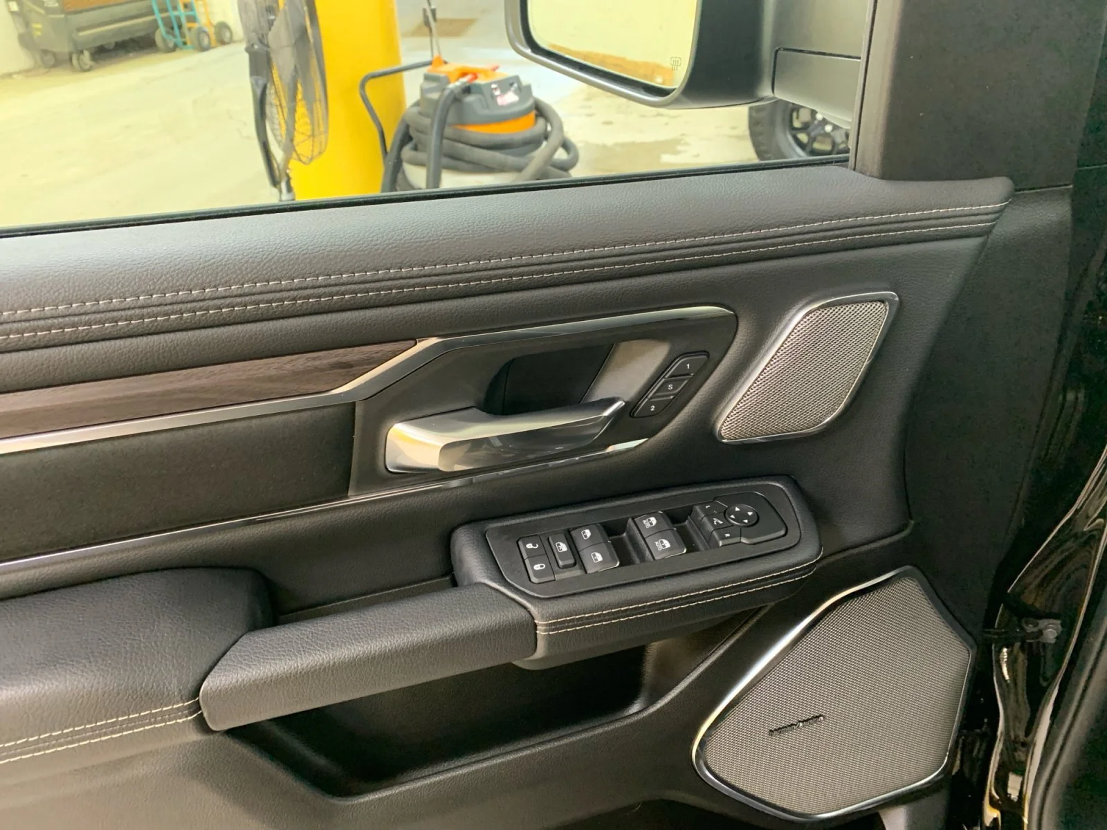 New 2026 Diamond Black Crystal Pearl Ram Laramie image 11