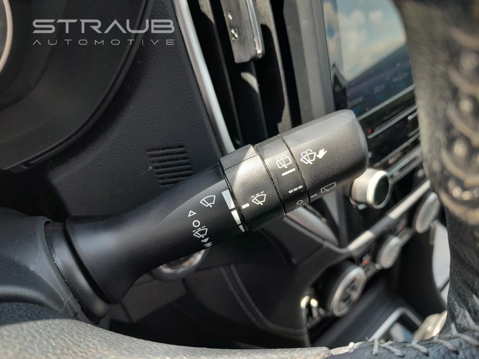 Used 2019 Crystal White Pearl Subaru Limited image 18