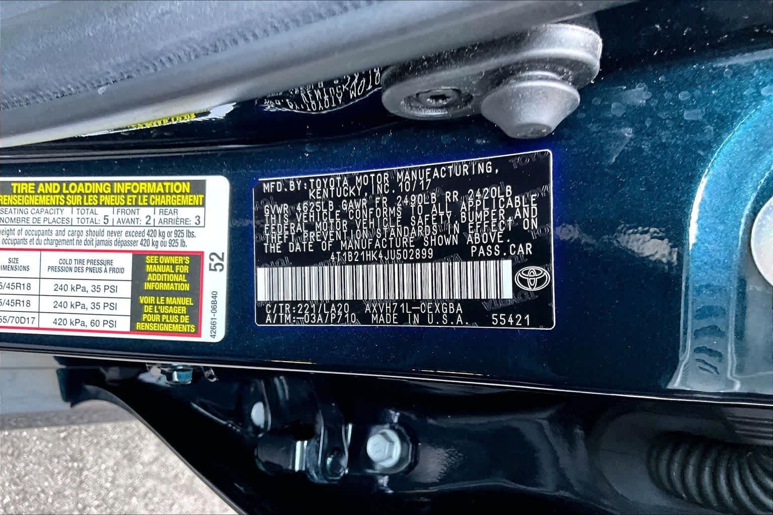Used 2018 Galactic Aqua Mica Toyota Hybrid XLE image 34