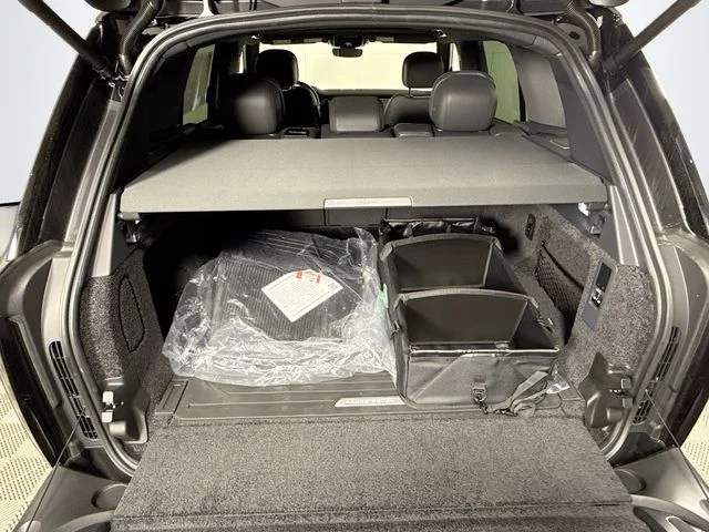 New 2026 Carpathian Grey Land Rover SE image 28