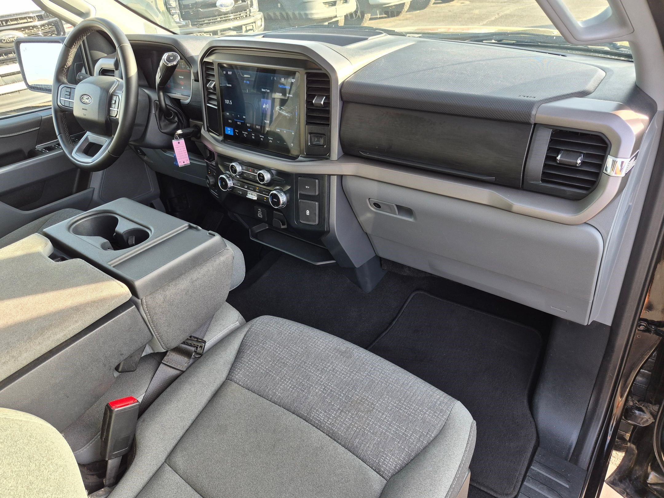 Used 2025 Black Metallic Ford XLT image 30