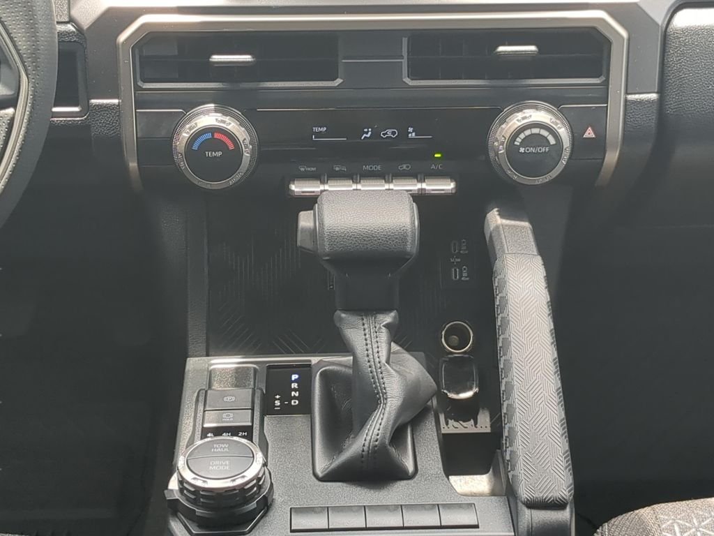 Certified Used 2026  Toyota SR5 image 37