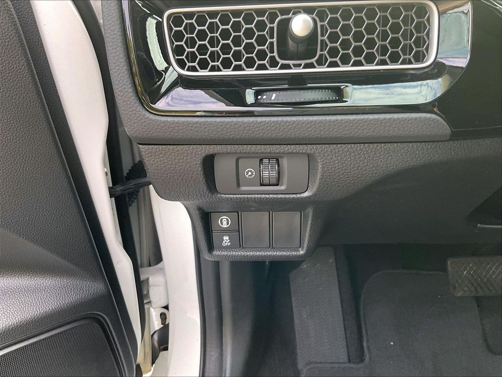Used 2023 White Honda EX image 27