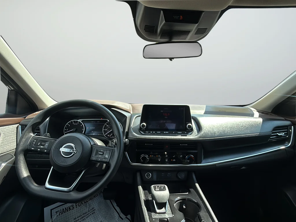 Used 2023 Gray Nissan S image 11