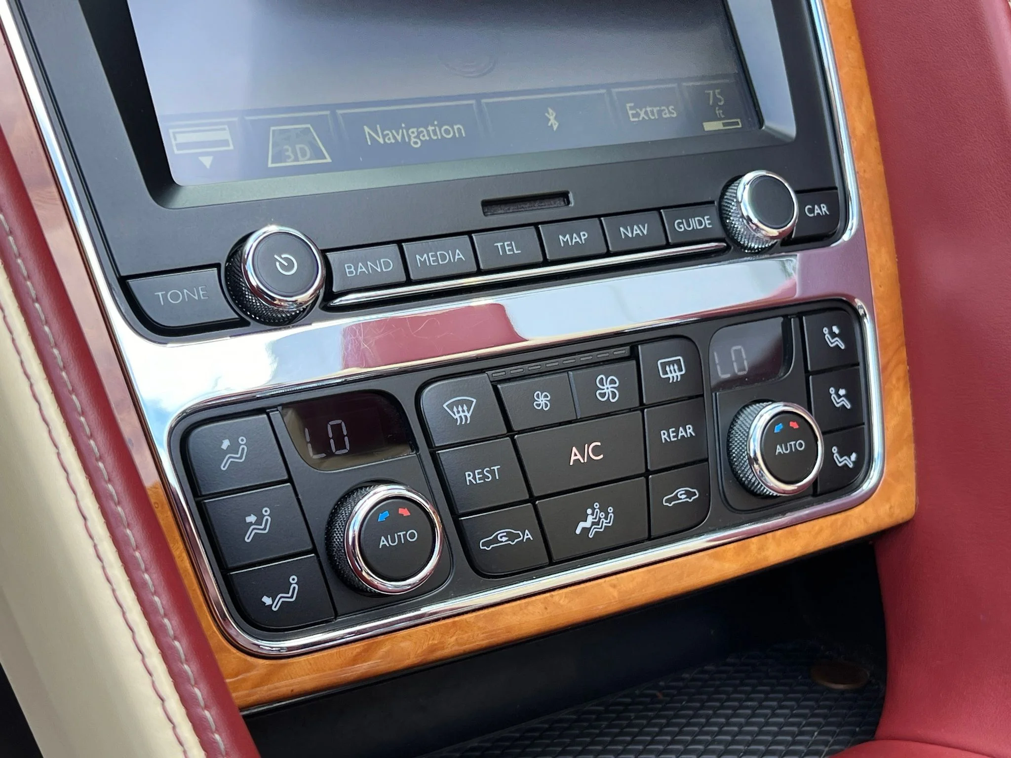 Used 2017 Gold Bentley W12 image 34