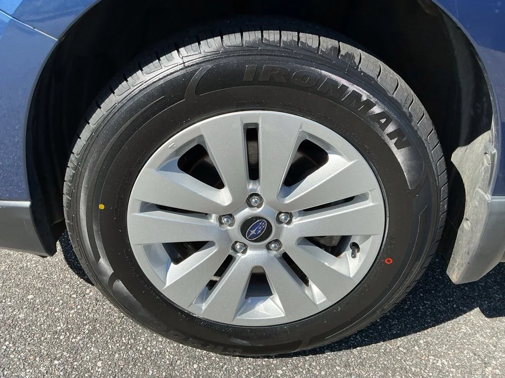 Used 2019 Blue Subaru 2.5i Premium image 24