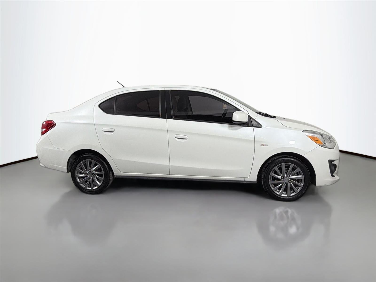 Used 2019 Pearl White Mitsubishi ES image 4