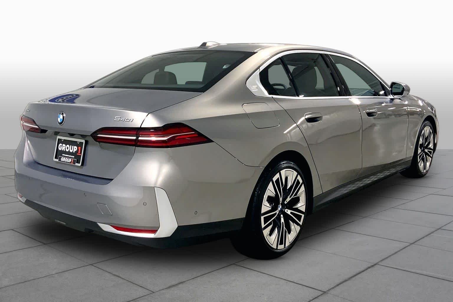 Used 2026 Oxide Grey Metallic BMW 540i xDrive image 12