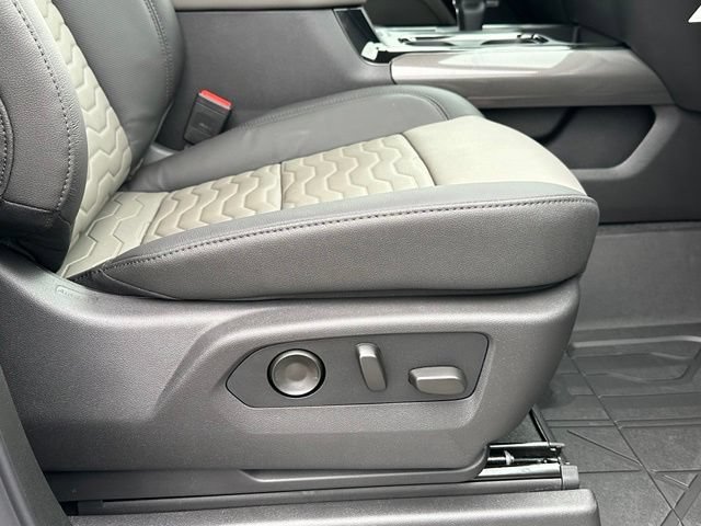 2026 Chevrolet Silverado 1500 ZR2 - Photo 18