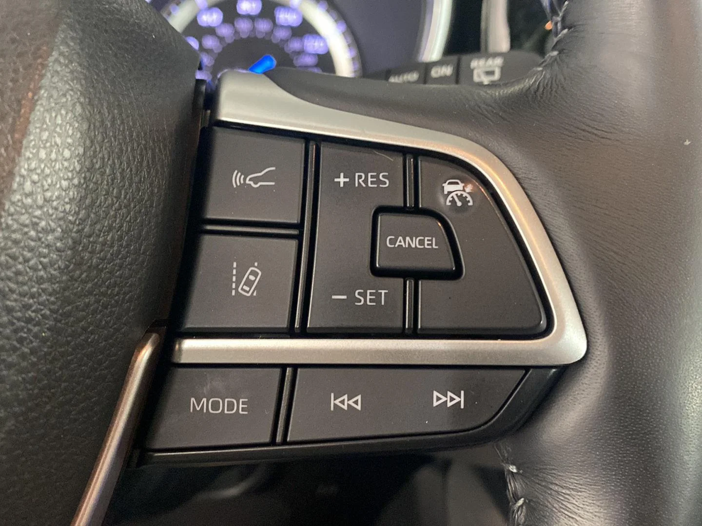 Used 2022 Magnetic Gray Metallic Toyota Platinum image 19