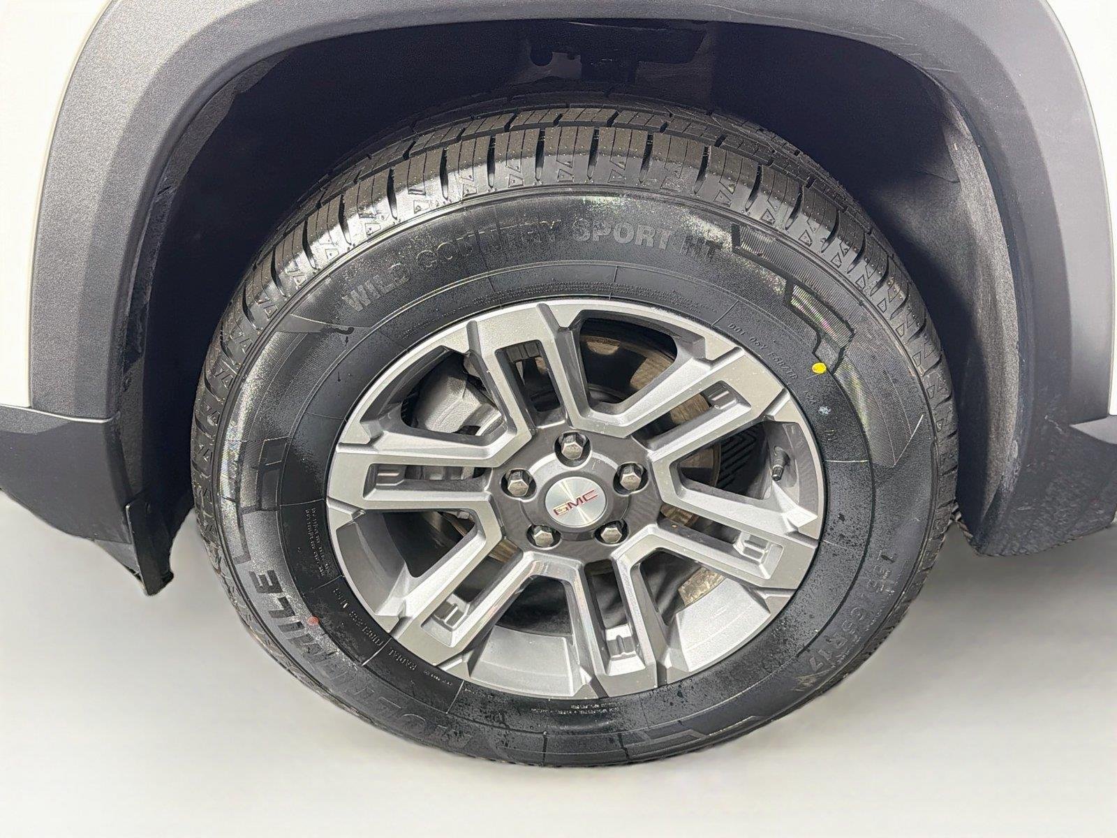 Used 2026 Summit White GMC Elevation image 34