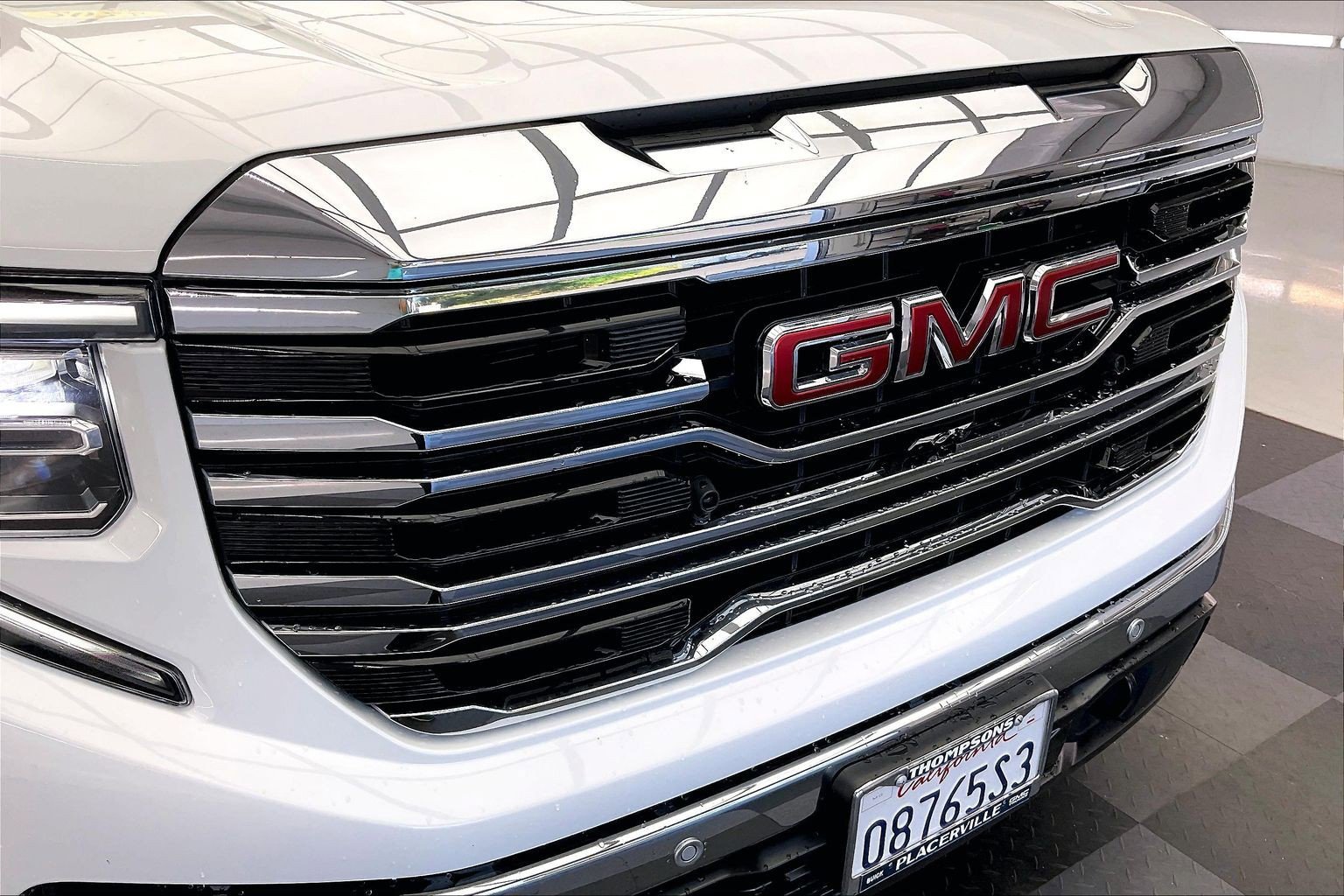 Used 2022 Summit White GMC SLT image 30