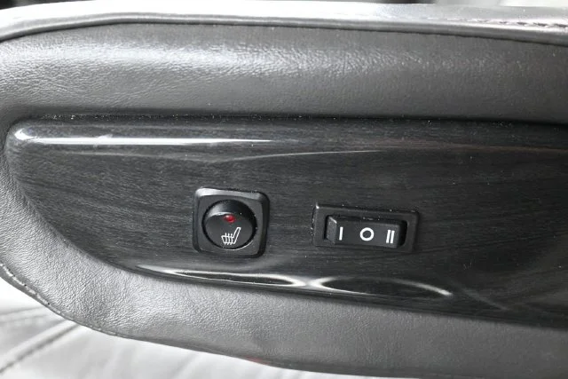 Used 2022 Silver GMC Work Van image 28