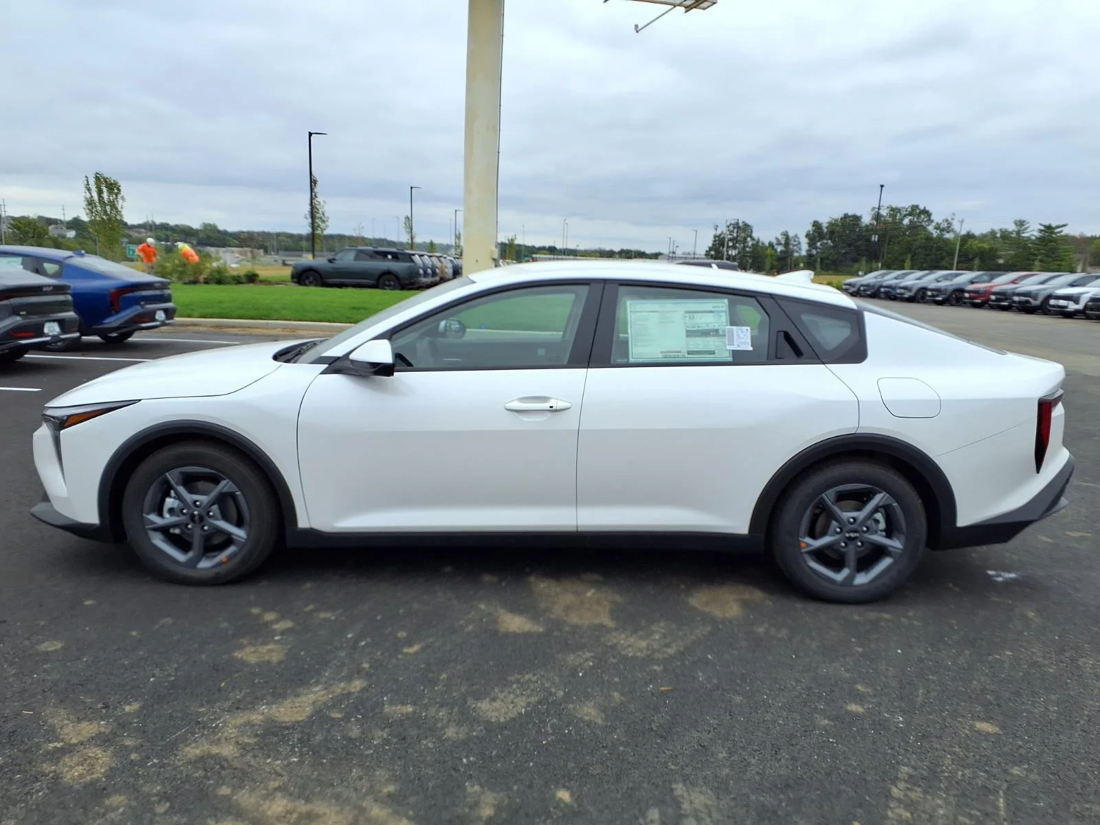 New 2026 Snow White Pearl Kia LXS image 16