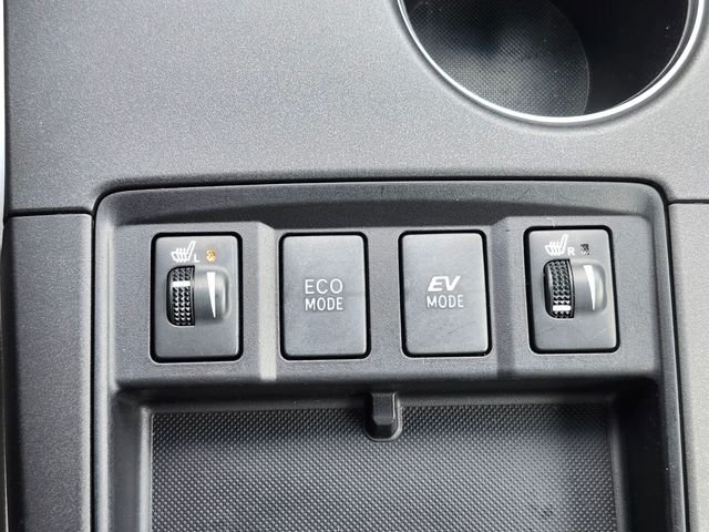 Used 2015 Gray Toyota XLE image 25