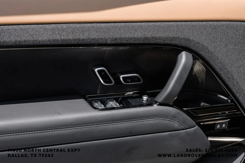 Certified Used 2024 SV Bespoke Match to Sample in Gloss Finish Land Rover Autobiography image 44