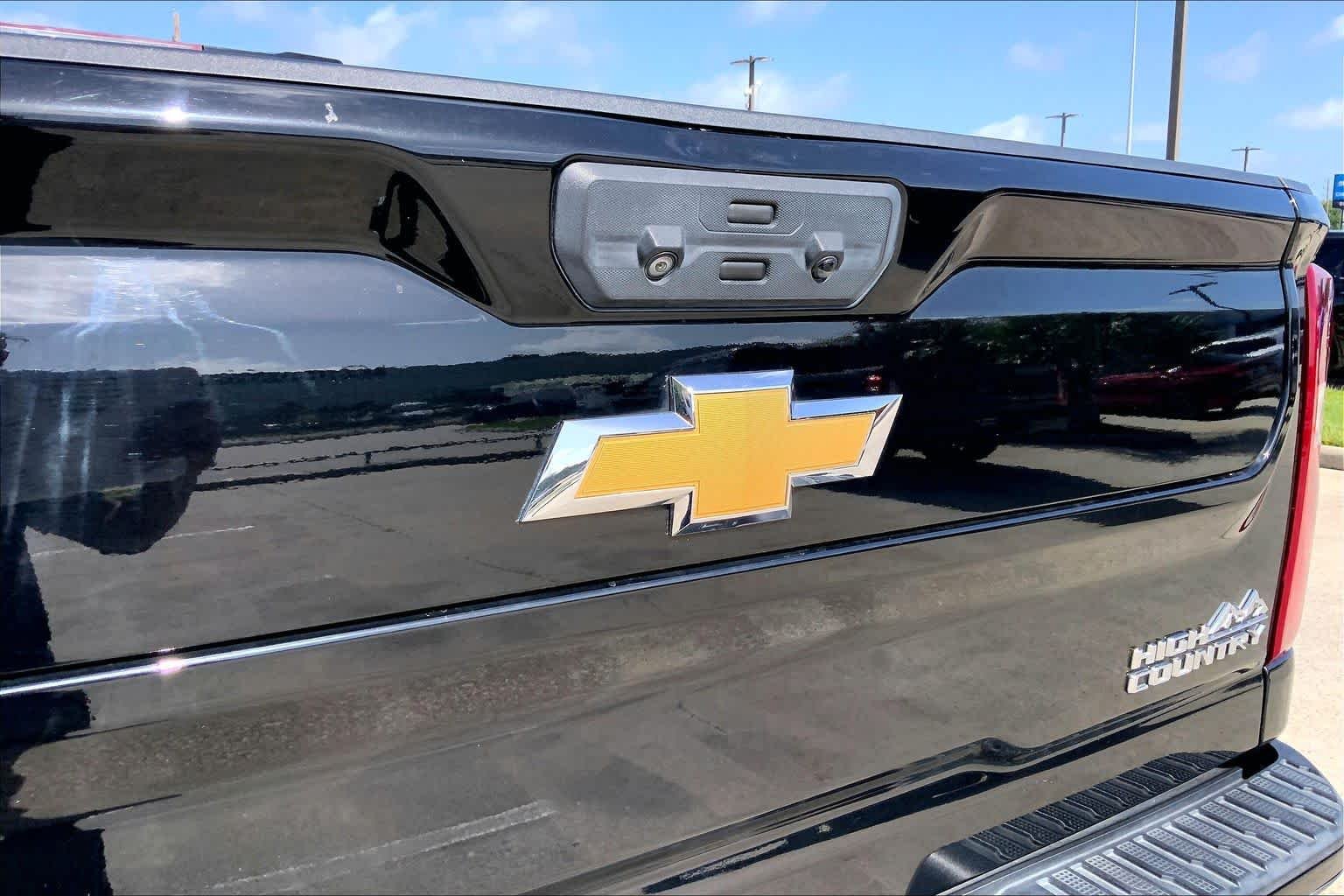 Used 2022 Black Chevrolet High Country image 61