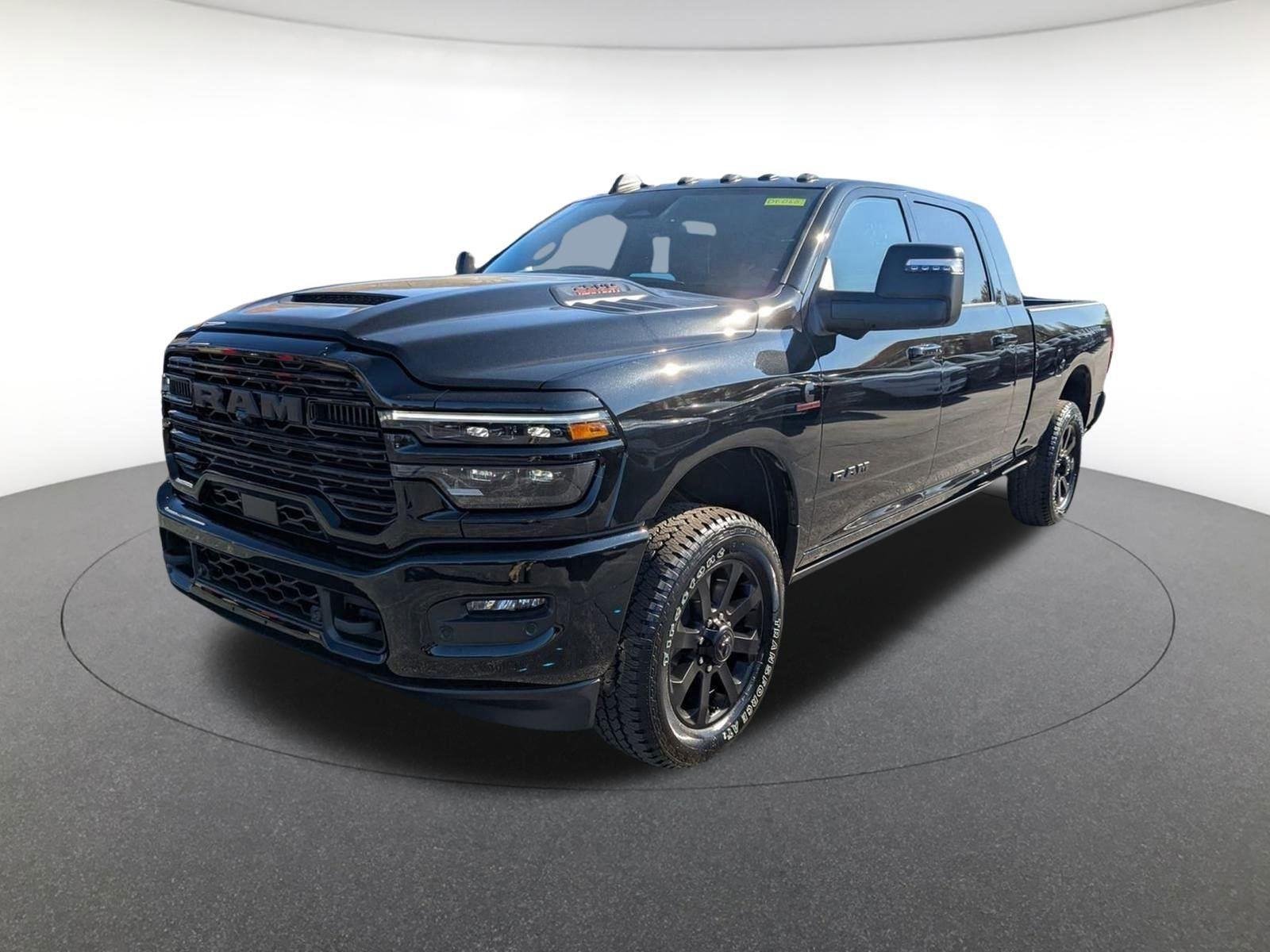 New 2026 Diamond Black Crystal Pearl-Coat Exterior Paint RAM Laramie image 7