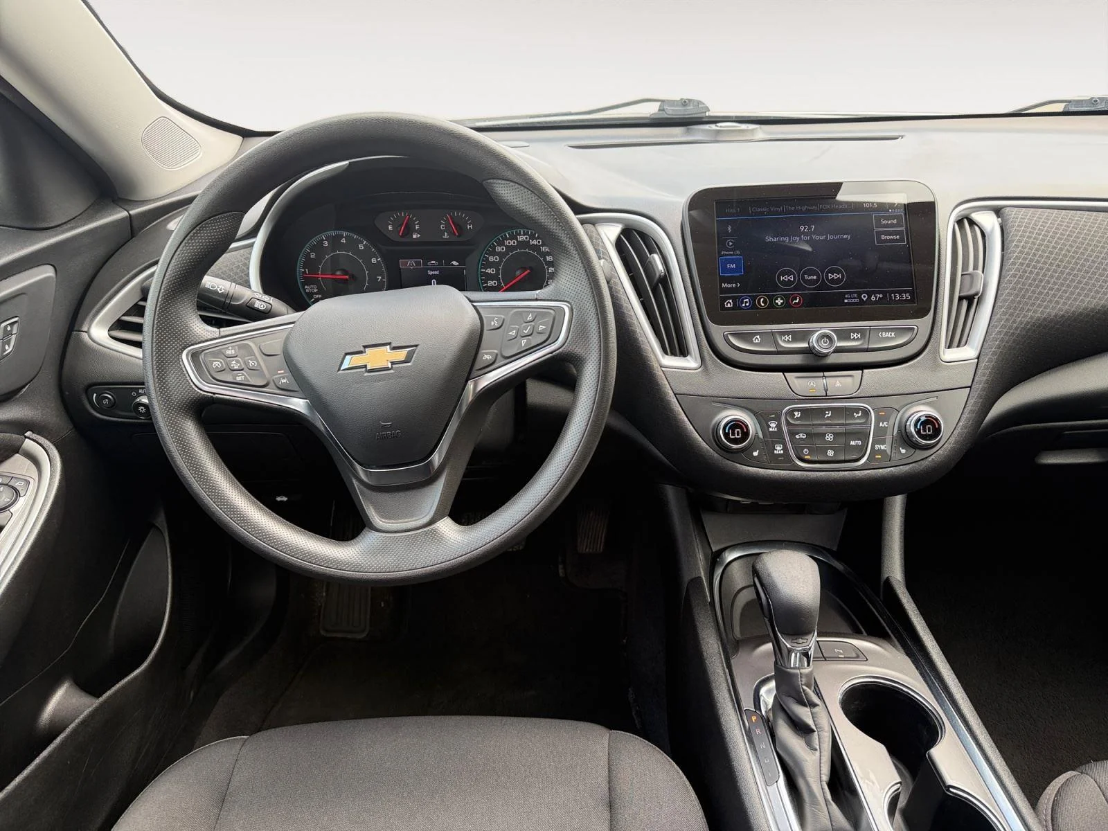 Used 2024 Summit White Chevrolet 1LT image 13