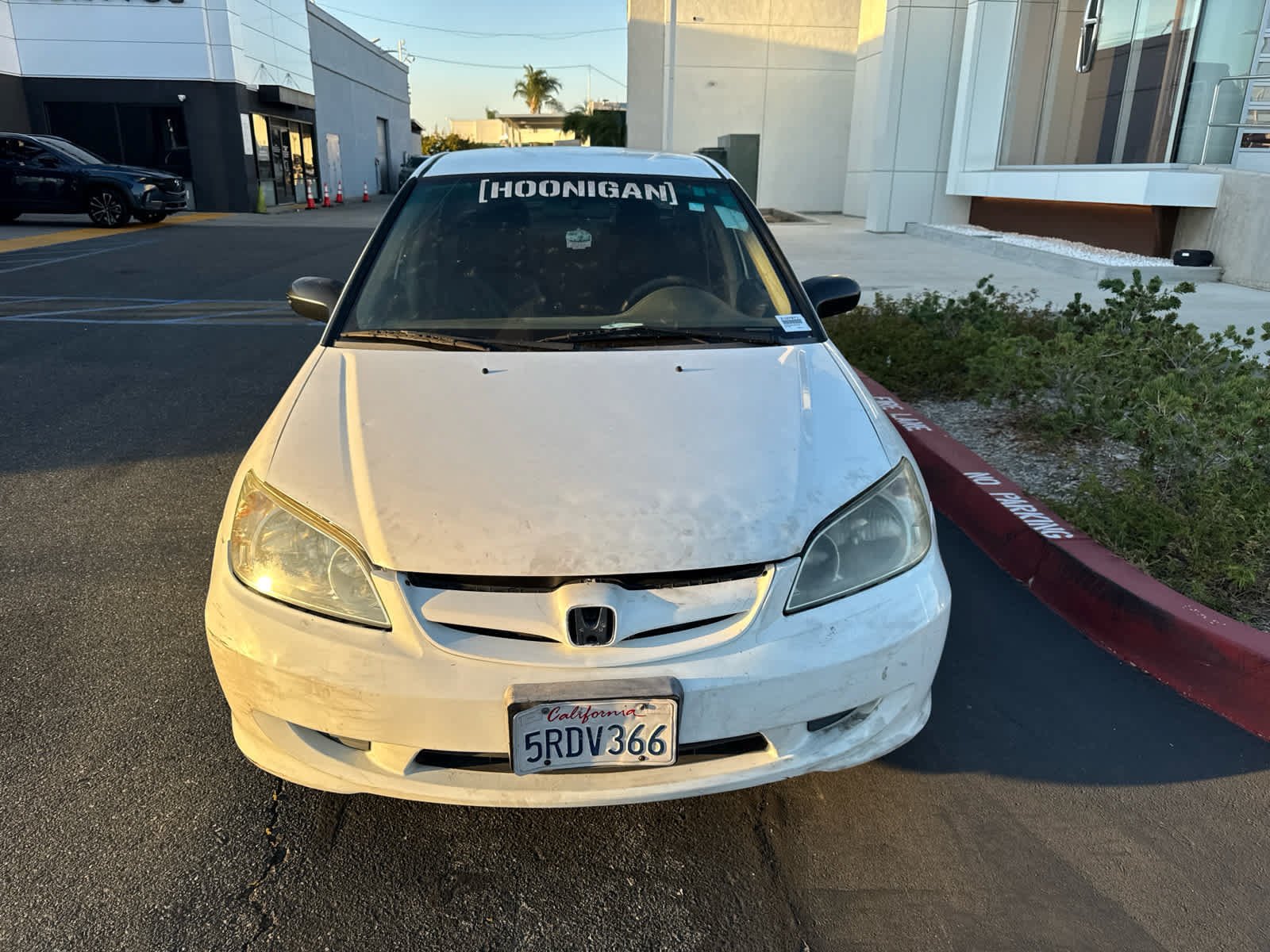Used 2005 White Honda LX image 2